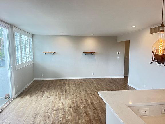 3rd image of 1907 Robinson Ave Unit 308