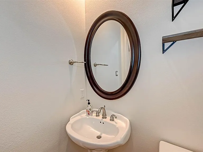 2nd floor half bathroom