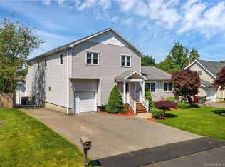 9 Cardinal Ln, Naugatuck, CT 06770