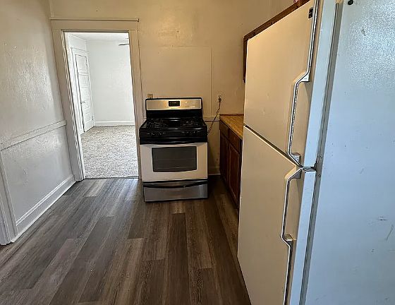 5th image of 1652 6th Ave #2