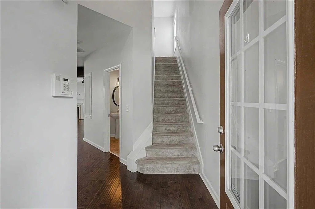 3 bed, 2.5 bath, 1878 sqft, $2,250 — Photo 4