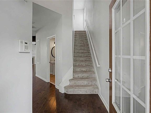 4th image of 6060 Bentley Way