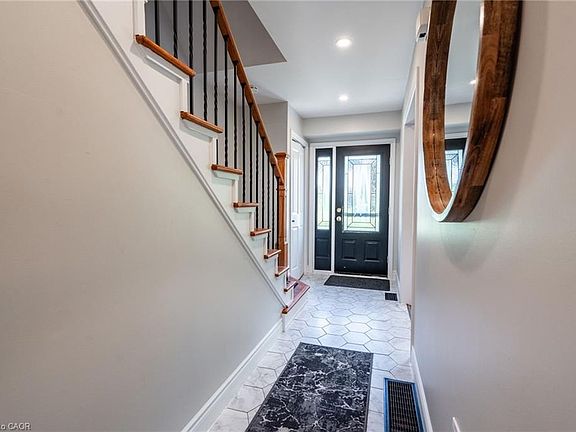 4th image of 199 York Rd #15