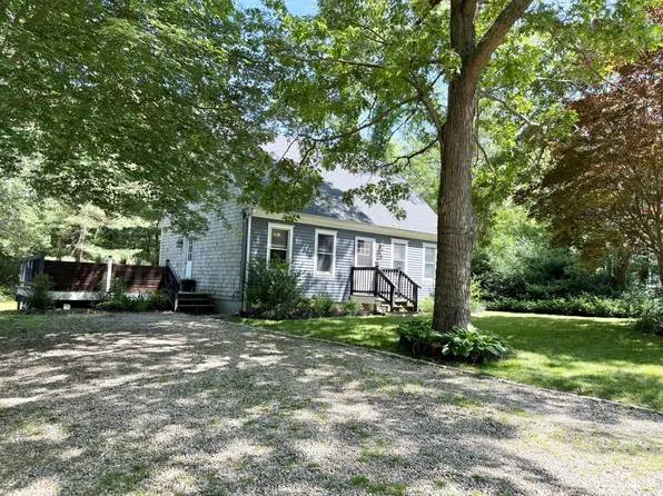 18 Staysail Circle, Marstons Mills, MA 02648