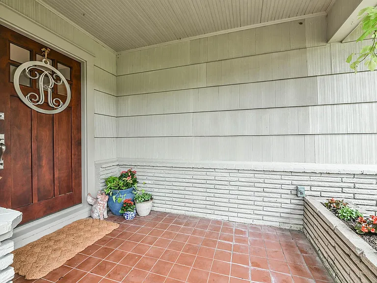 906 Bay Oaks Rd — Photo 4