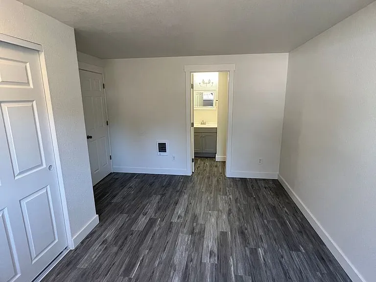 3648 SE 108th Ave — Photo 12