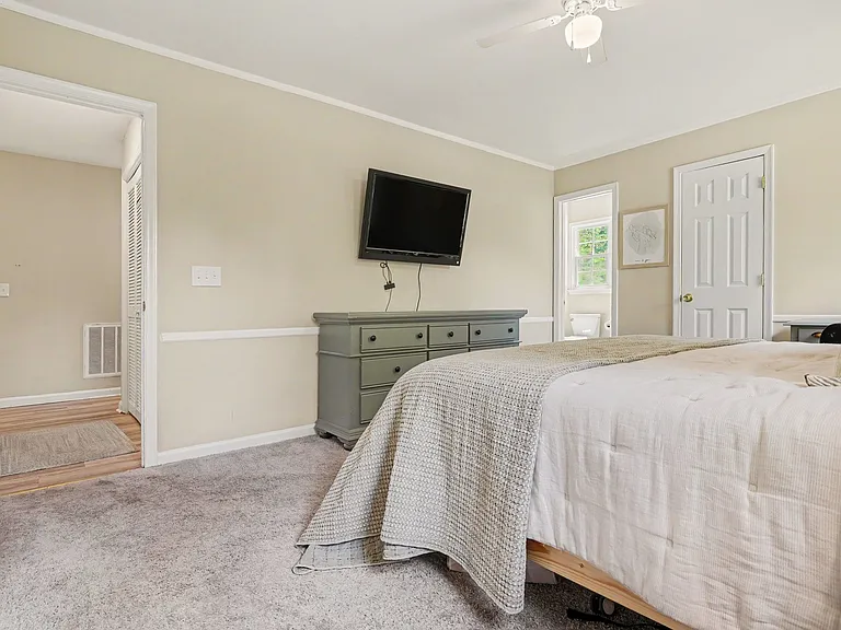 605 Sawmill Rd — Photo 12