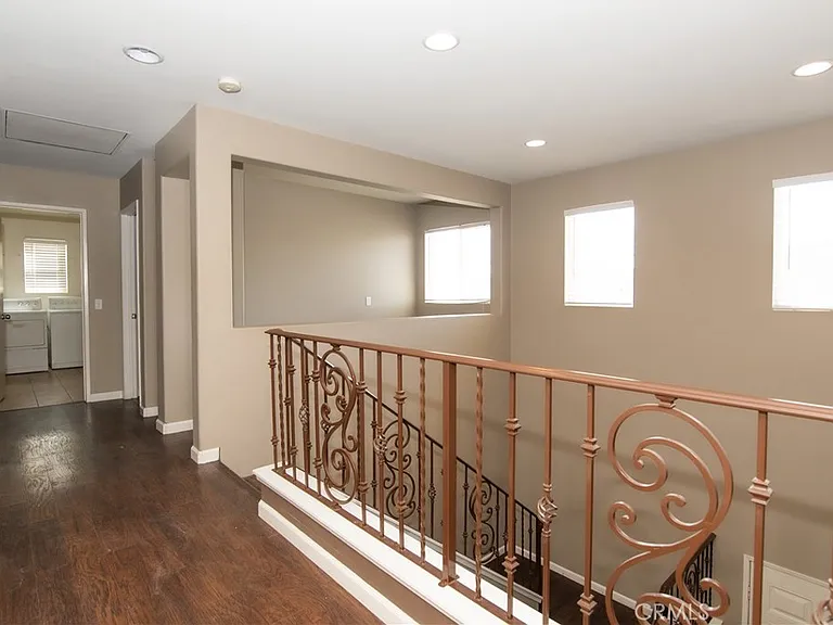 619 W Avenue H13 — Photo 11