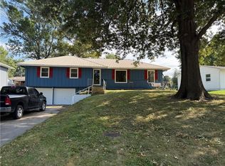 11 Morningside Dr, Paola, KS 66071