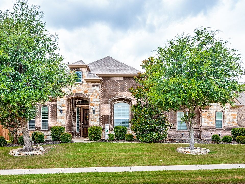 1st image of 425 McFaddin Ln