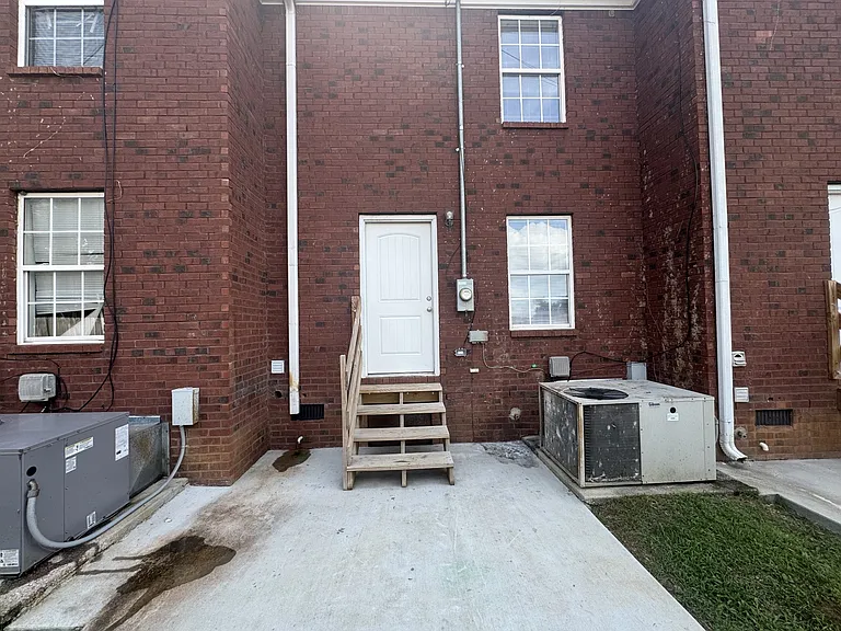 812 Sevier St — Photo 6