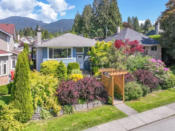 316 W 21st St, North Vancouver, BC V7M 1Z5