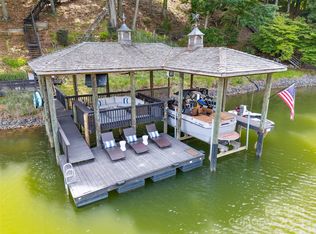 2004 Marquesas Ave, Tega Cay, SC 29708