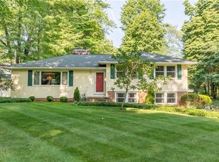 3824 Greenfield Rd, Uniontown, OH 44685