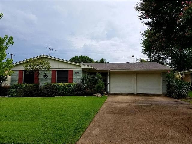 1st image of 805 Wisteria Way