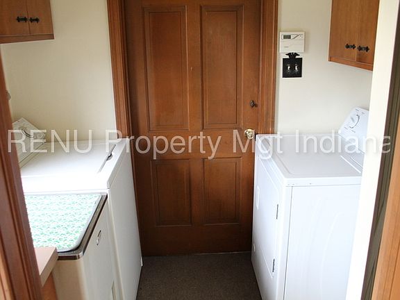 3rd image of 7043 Broadway St