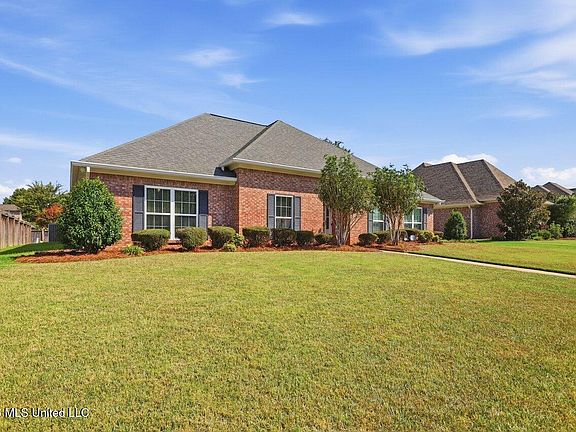 3rd image of 253 Belle Rose Cir