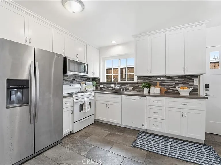11937 S La Cienega Blvd — Photo 4