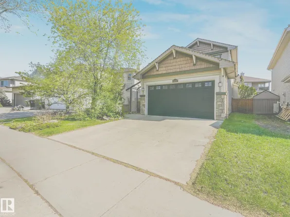 125 Erin Ridge Dr, Saint Albert, AB T8N 7B3