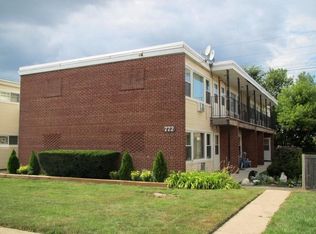 772 E 5th Ct APT F, Des Plaines, IL 60016