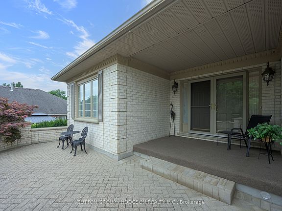 2nd image of 487 Rosecliffe Ter