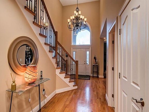 3rd image of 7110 Coronation Cir