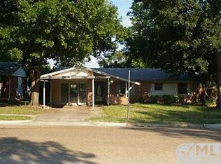 3900 Emerald Dr, Mesquite, TX