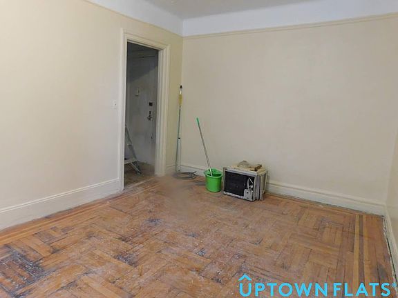 5th image of 111 E Mosholu Pkwy N APT 4L