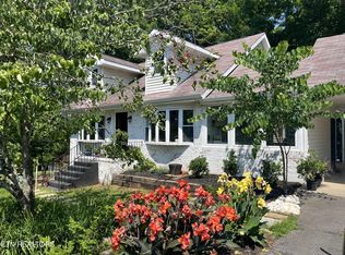 117 Cumberland View Dr, Oak Ridge, TN 37830