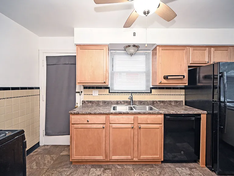 7552 Montgomery Rd #1A — Photo 10