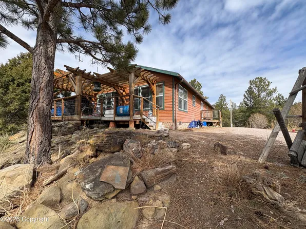 142 Bridle Bit Rd, Newcastle, WY 82701