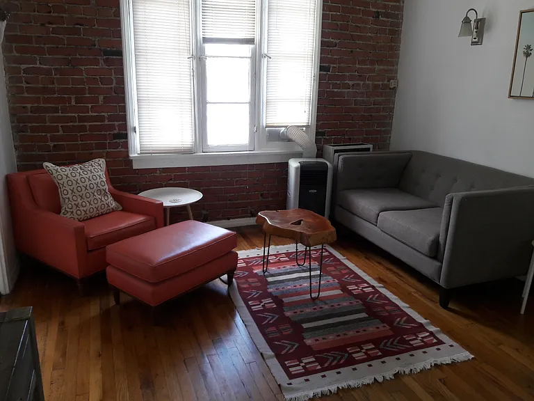 Hollywood Heritage Apartments — Photo 2