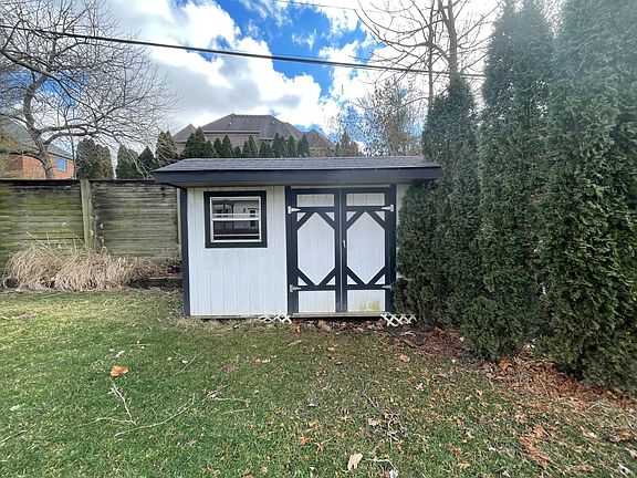 3rd image of 3960 Kenesaw Dr