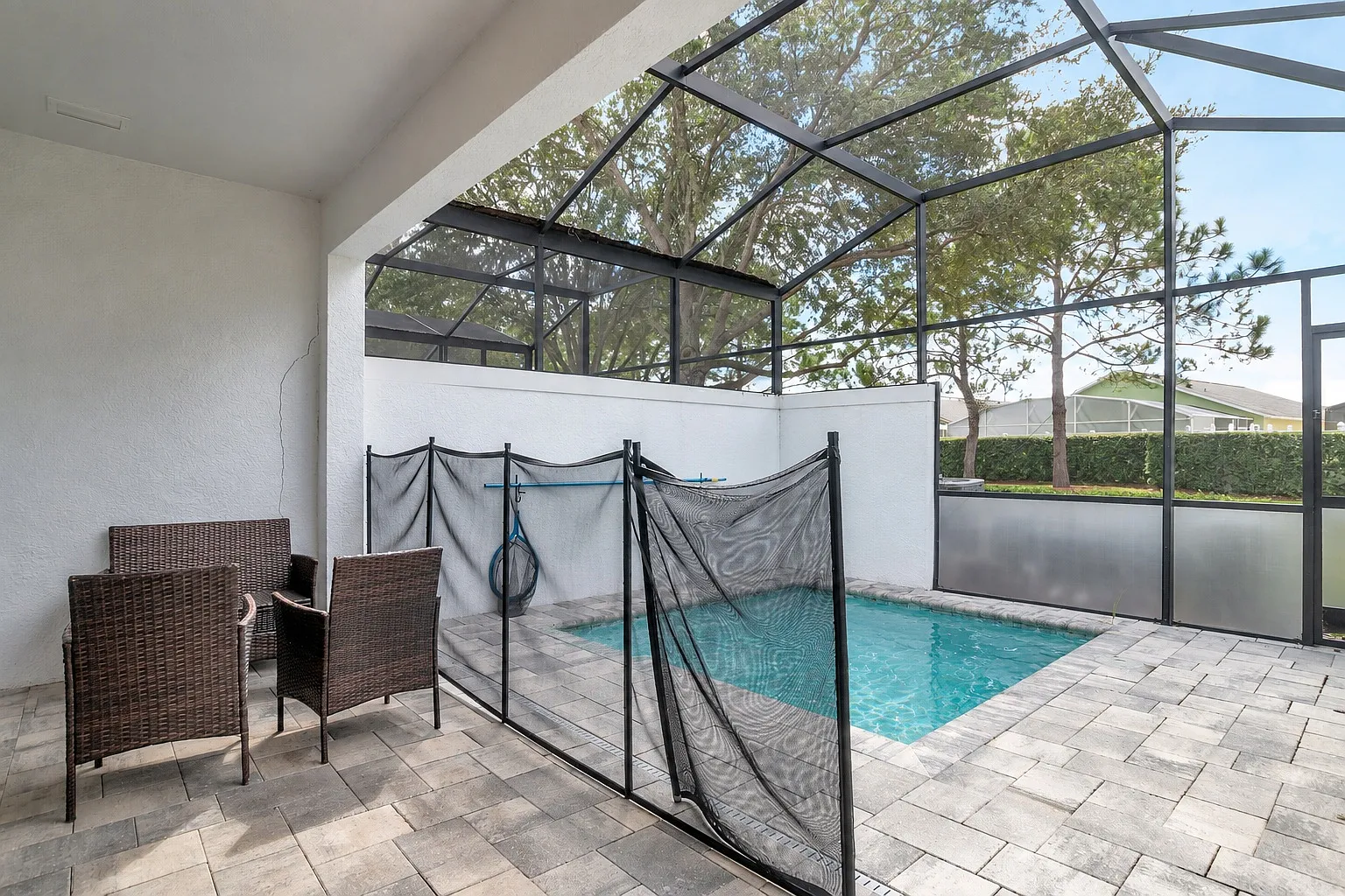 Stylish Hidden Forest Retreat with Private Pool Near Disney — Photo 2