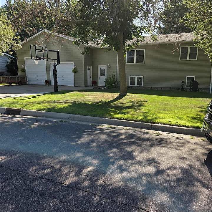 1st image of 808 4th Ave SE