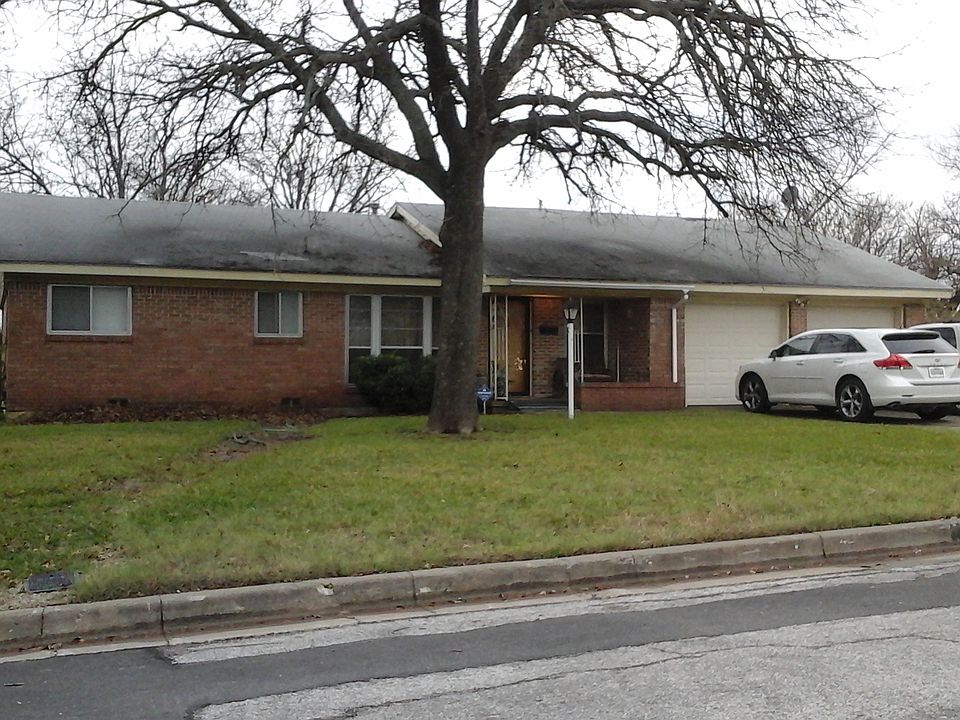 1st image of 2900 Sarah Jane Ln