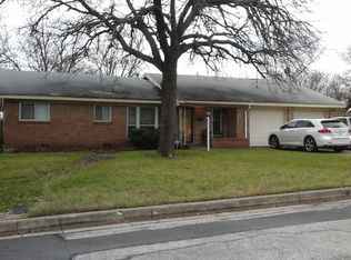 2900 Sarah Jane Ln, Fort Worth, TX 76119