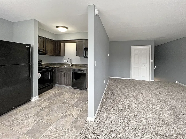 Woodland Apartments — Photo 17