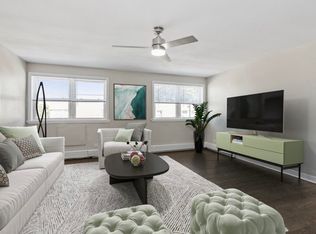 2401 W Balmoral Ave APT 3G, Chicago, IL 60625