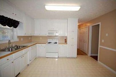3rd image of 1359 Cambridge Ct