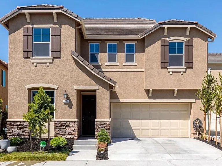 1078 Sagittaria Cir — Photo 1