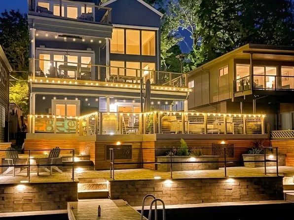 6007 Hazelwood Lane SE, Bellevue, WA 98006