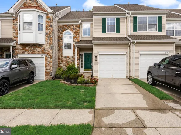 119 Beacon Dr, Deptford, NJ 08096