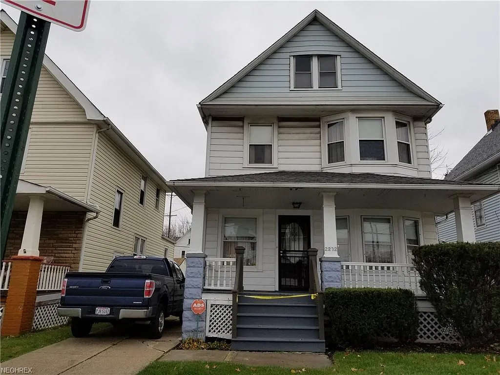 2232 W 100th St photo 1