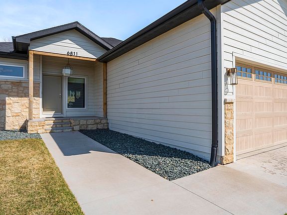 3rd image of 6811 Brookside Dr