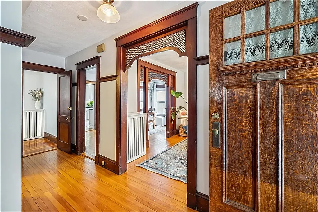 2 bed, 1100 sqft, $3,800 — Photo 3