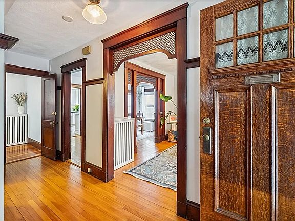 3rd image of 1057 Broadway