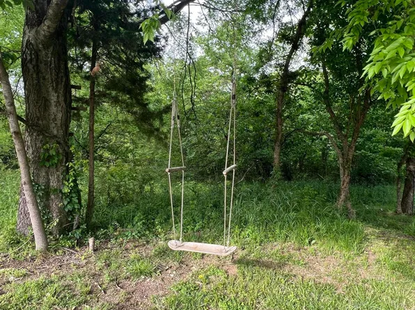 Apache Dr, Starkville, MS 39759