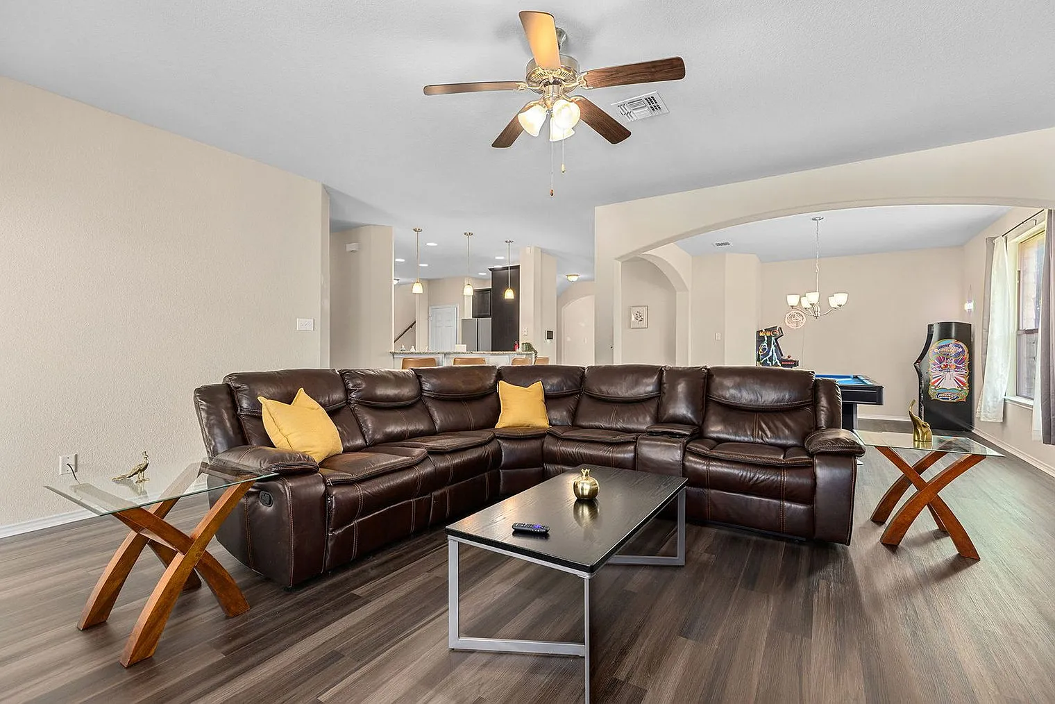 4 bed, 3.0 bath, 3013 sqft, $7,824 — Photo 1