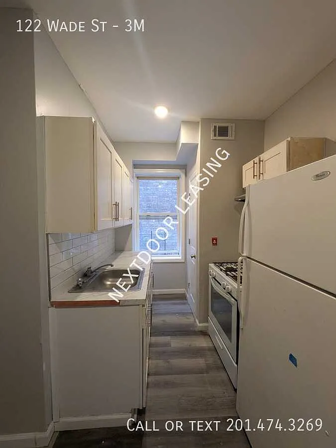 122 Wade St — Photo 3